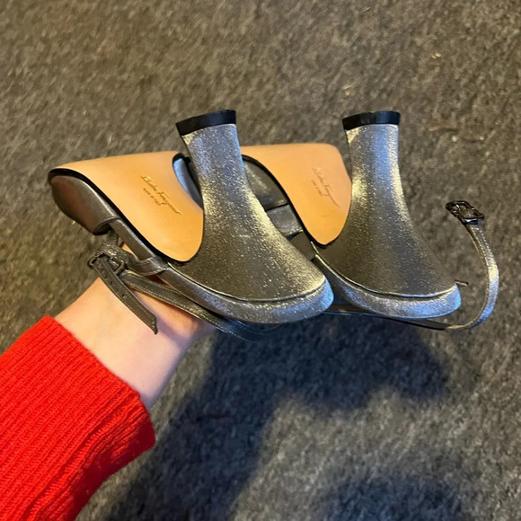 Ferragamo Silver Metallic Heels, size 8.5 - Picture 5 of 8